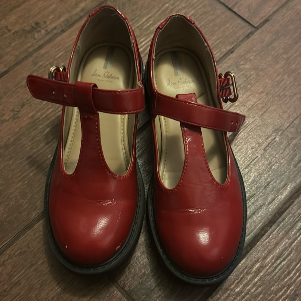 SOLD 🔴 
Kids Sam Edelman Mary Jane shoes. Red in great condition size 2